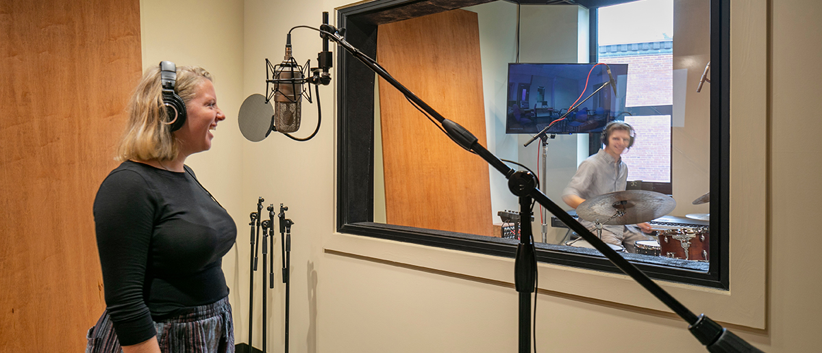 hartt students in the recording studio