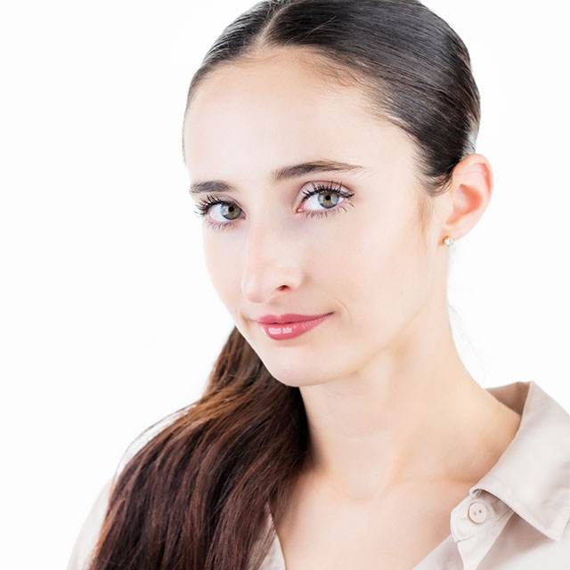Janelle Holmes headshot