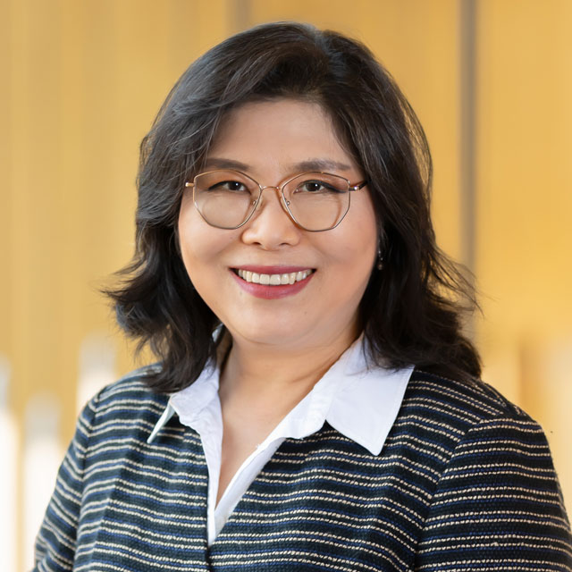 Jinsook Park headshot