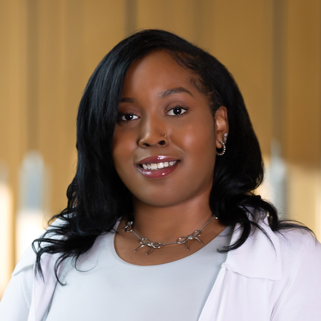 Alysha Laing headshot