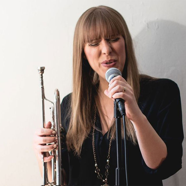 Leala  Cyr  headshot