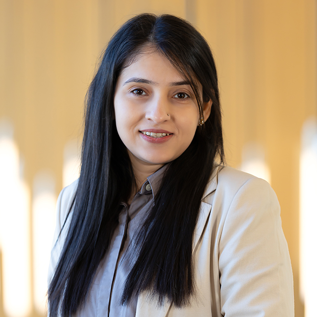 Shreya Malhotra headshot