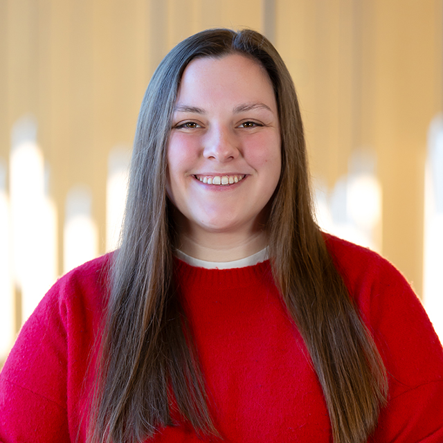 Sarah Moore headshot
