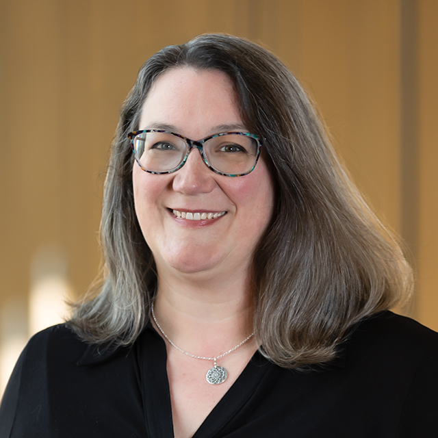 Jennifer Petro headshot
