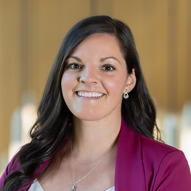 Tina Riordan headshot
