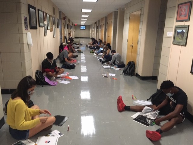 Hillyer Students Working in Hallway