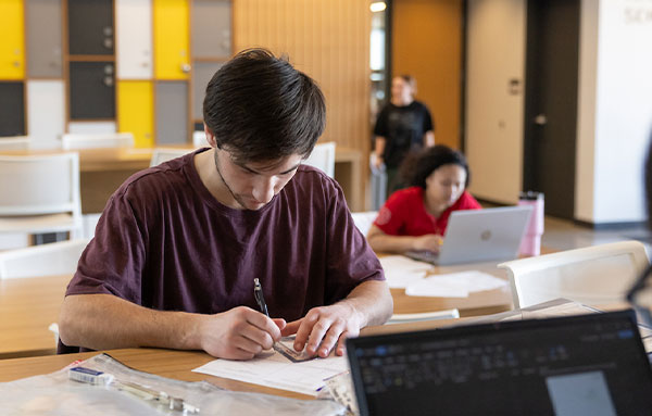 UHart student studying in the Hursey Center