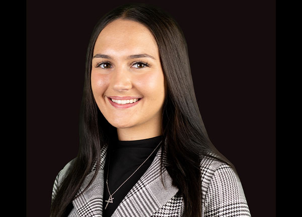 Bella Markeveys ‘27, M’28