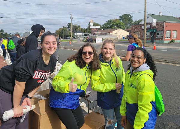 running club volunteers at Hartford Marathon